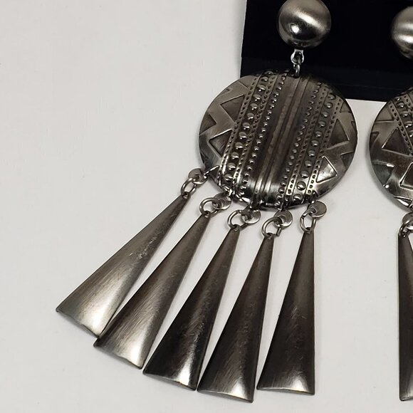 Women's Stylish Circle Design Drop Charms Statement Post Drop Dangle Earrings - Picture 3 of 7